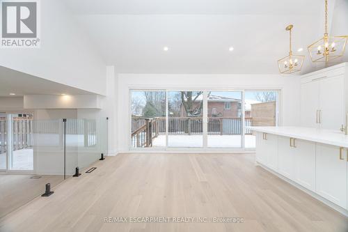 2276 Wyandotte Drive, Oakville, ON 