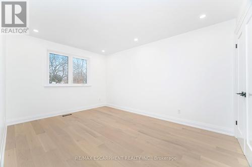 2276 Wyandotte Drive, Oakville, ON 