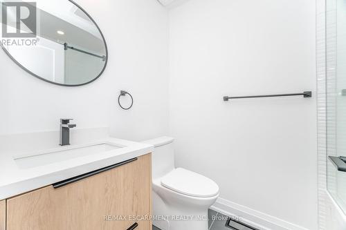 2276 Wyandotte Drive, Oakville, ON 