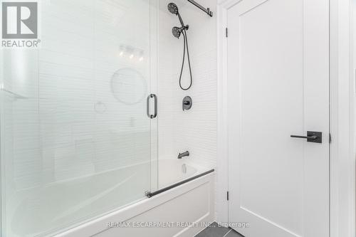 2276 Wyandotte Drive, Oakville, ON 