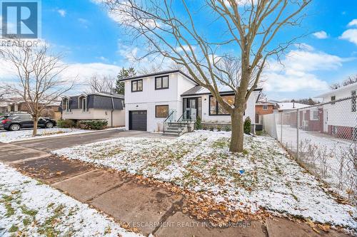 2276 Wyandotte Drive, Oakville, ON 