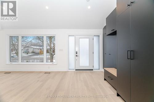 2276 Wyandotte Drive, Oakville, ON 