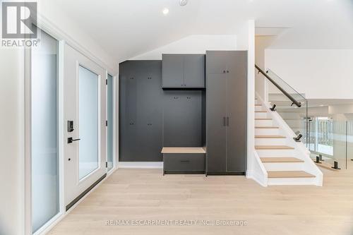 2276 Wyandotte Drive, Oakville, ON 