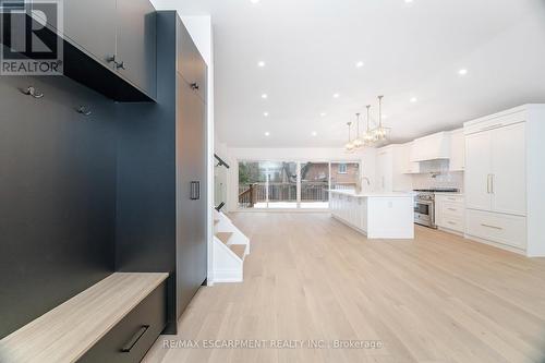 2276 Wyandotte Drive, Oakville, ON 