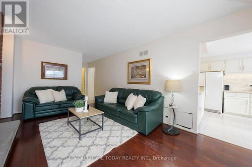 20 Jason Crescent, Halton Hills, ON - Indoor Photo Showing Living Room