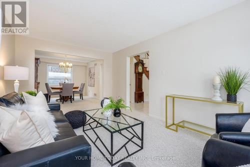 20 Jason Crescent, Halton Hills, ON - Indoor Photo Showing Living Room