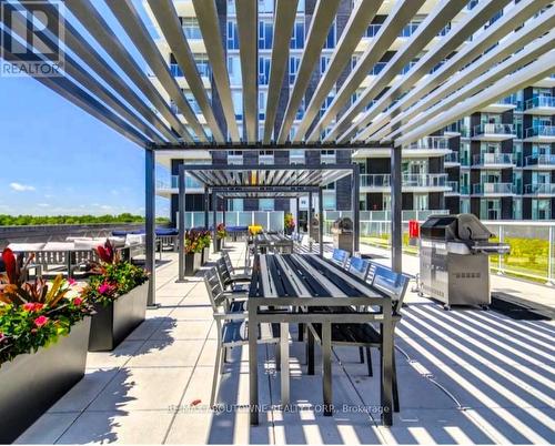 A0206 - 125 Bronte Road, Oakville, ON - Outdoor