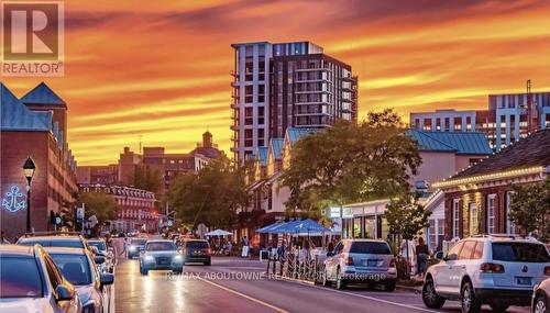 A0206 - 125 Bronte Road, Oakville, ON - Outdoor