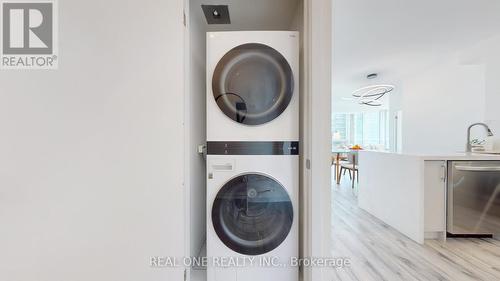 1708 - 33 Bay Street, Toronto, ON - Indoor Photo Showing Laundry Room