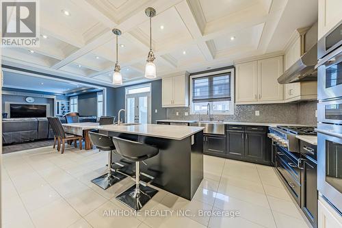 986 Wilbur Pipher Circle, Newmarket, ON 