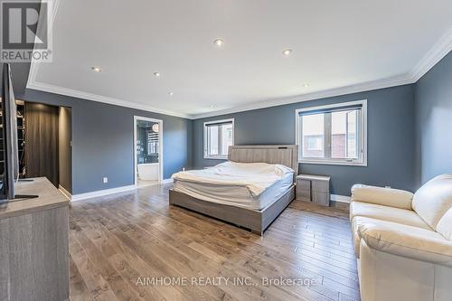 986 Wilbur Pipher Circle, Newmarket, ON 