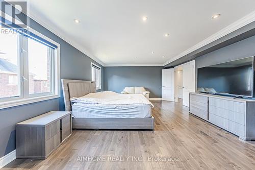 986 Wilbur Pipher Circle, Newmarket, ON 