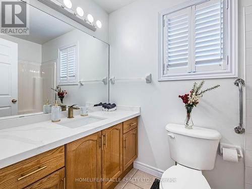 678 Salzburg Drive, Waterloo, ON - Indoor Photo Showing Bathroom