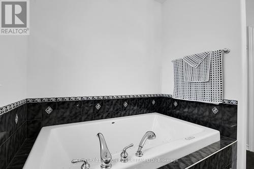 1969 Loasa Lane, Ottawa, ON 