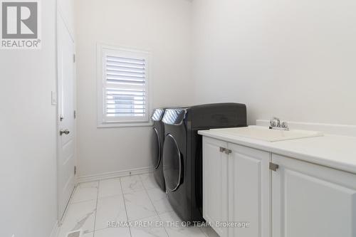 1941 Don White Court, Oshawa, ON - Indoor Photo Showing Laundry Room