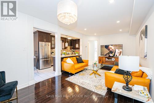 3645 Indigo Crescent, Mississauga, ON - Indoor Photo Showing Living Room