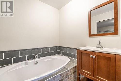 4 Clover Court, Kawartha Lakes, ON - Indoor Photo Showing Bathroom