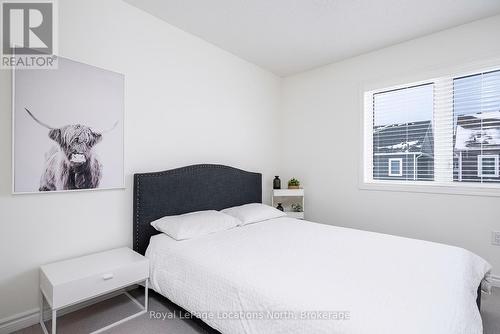 big windows with quality window coverings - 17 Catamaran Drive, Wasaga Beach, ON 