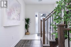 Tiled bright entrance foyer with closet - 