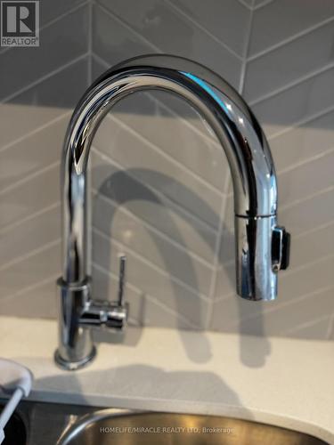 321 - 1 Falaise Road, Toronto, ON - Indoor Photo Showing Laundry Room