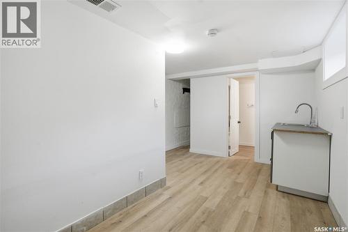 100 32Nd Street W, Saskatoon, SK - Indoor Photo Showing Other Room