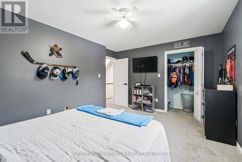 602 Scarlett Line, Springwater, ON - Indoor Photo Showing Bedroom