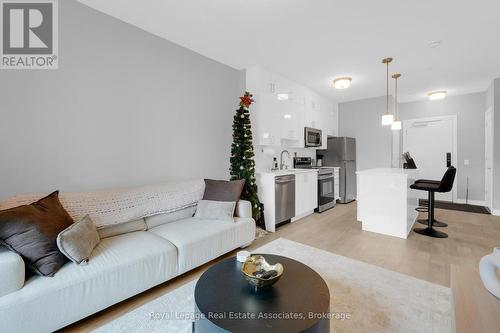216 - 470 Gordon Krantz Avenue, Milton, ON - Indoor Photo Showing Living Room