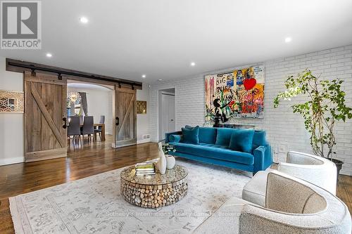 196 Ninth Street, Collingwood, ON - Indoor Photo Showing Living Room