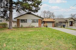 26 ELVASTON DRIVE  Toronto, ON M4A 1M9