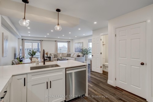 6-171 Highbury Drive, Hamilton, ON - Indoor Photo Showing Kitchen