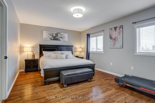 6-171 Highbury Drive, Hamilton, ON - Indoor Photo Showing Bedroom