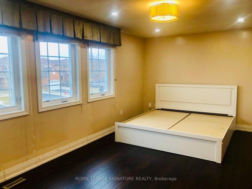 52 Pennsylvania Avenue, Brampton, ON - Indoor Photo Showing Other Room