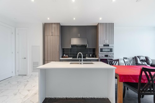 203-42 Mill Street, Halton Hills, ON - Indoor Photo Showing Kitchen With Double Sink