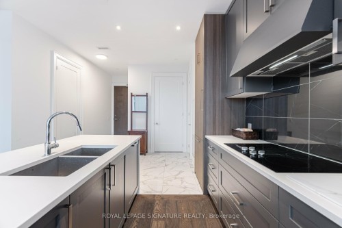 203-42 Mill Street, Halton Hills, ON - Indoor Photo Showing Kitchen With Double Sink With Upgraded Kitchen
