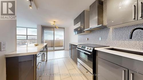 Open concept kitchen - 1404 - 40 Homewood Avenue, Toronto, ON 