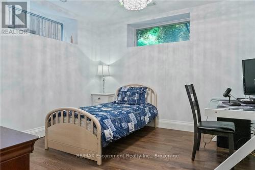 2073 Deramore Drive, Oakville (Fd Ford), ON 