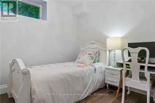 2073 Deramore Drive, Oakville (Fd Ford), ON 