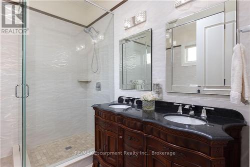 2073 Deramore Drive, Oakville (Fd Ford), ON - Indoor Photo Showing Bathroom