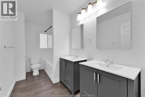 759 Pierre Avenue Unit# 1, Windsor, ON - Indoor Photo Showing Bathroom