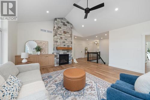 6755 Griffin Drive, Plympton-Wyoming (Plympton Wyoming), ON - Indoor Photo Showing Living Room With Fireplace