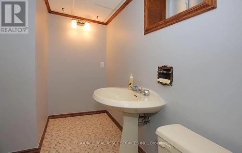 34 Gwendolen Crescent, Toronto, ON - Indoor Photo Showing Bathroom