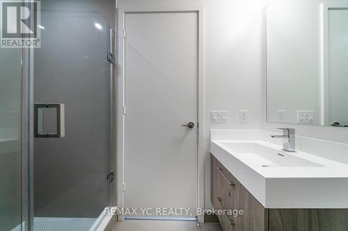 4702 - 1 Yorkville Avenue, Toronto, ON - Indoor Photo Showing Bathroom
