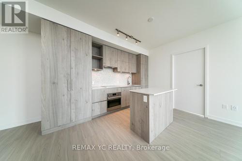 4702 - 1 Yorkville Avenue, Toronto, ON - Indoor Photo Showing Kitchen