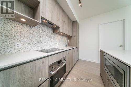 4702 - 1 Yorkville Avenue, Toronto, ON - Indoor Photo Showing Kitchen