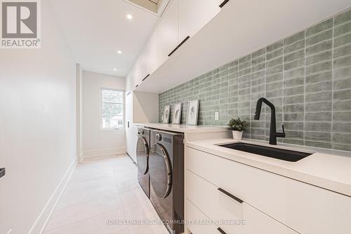 202 Queen Street W, Mississauga, ON 