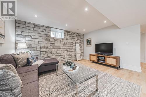 202 Queen Street W, Mississauga, ON 