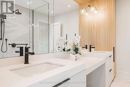 202 Queen Street W, Mississauga, ON 