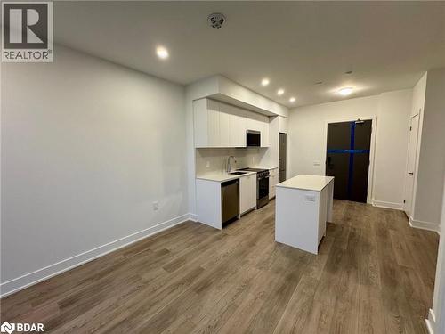 2088 James Street Unit# 407, Burlington, ON - Indoor Photo Showing Kitchen