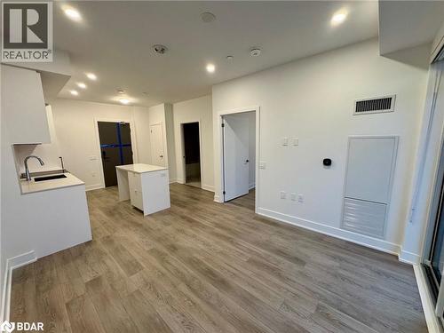 2088 James Street Unit# 407, Burlington, ON - Indoor