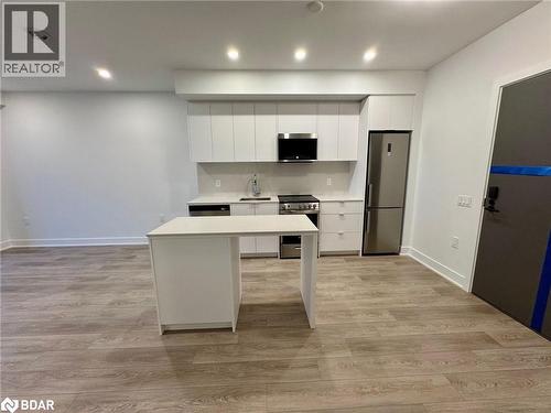 2088 James Street Unit# 407, Burlington, ON - Indoor Photo Showing Kitchen